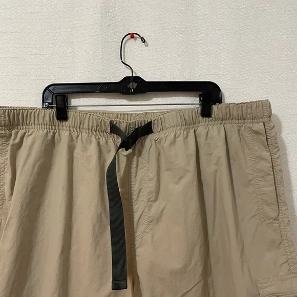 Columbia Men’s Cargo Shorts XXL Tan - Picture 4 of 8